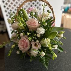 Mothersday rose and lily basket